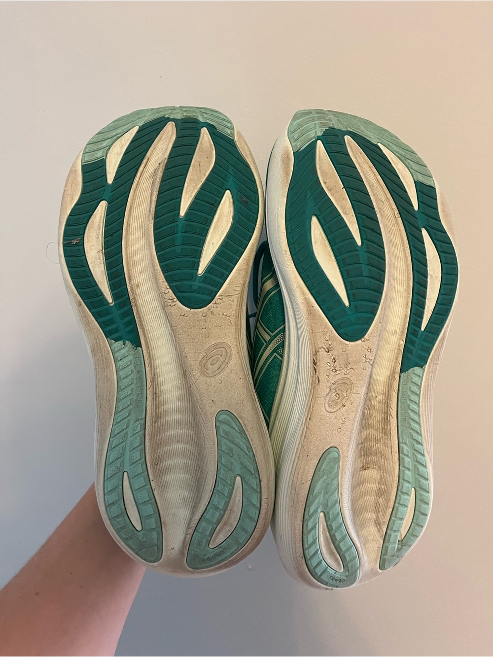 Asics GEL-NIMBUS 27 Wave
Teal/Illuminate Mint Sz 9 - Picture 9 of 15